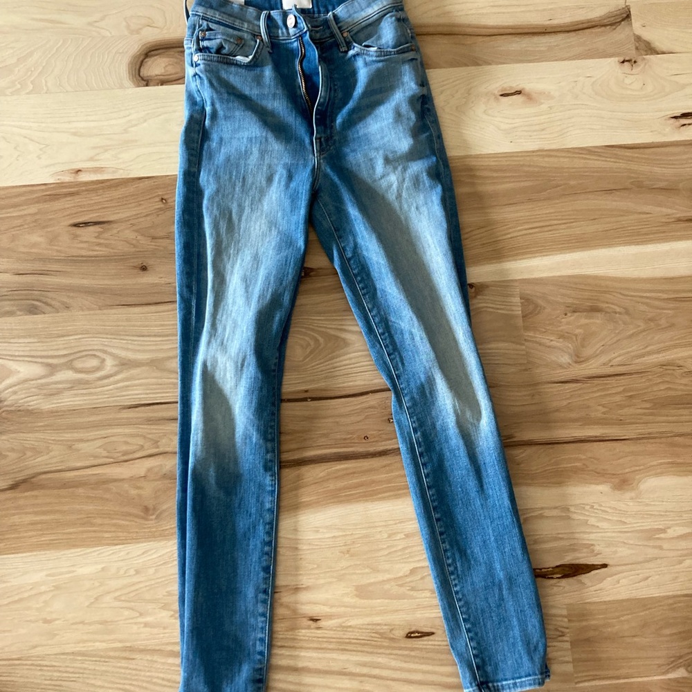 Super cute mother jeans like new!!!